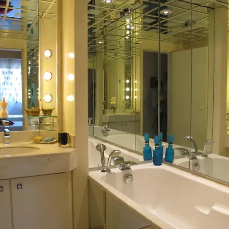 Apartment Chic With Local Vibe And Metro Access