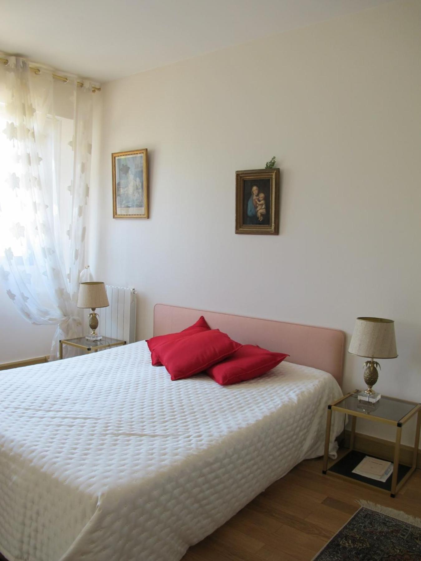 Chic With Local Vibe And Metro Access Appartamento *